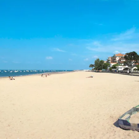 Les Tamaris By Interhome アパート *