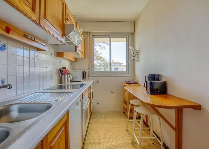 Les Tamaris By Interhome